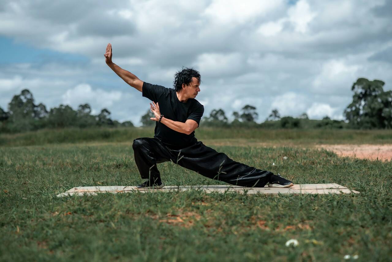 photo d'une personne qui pratique le tai chi chuan