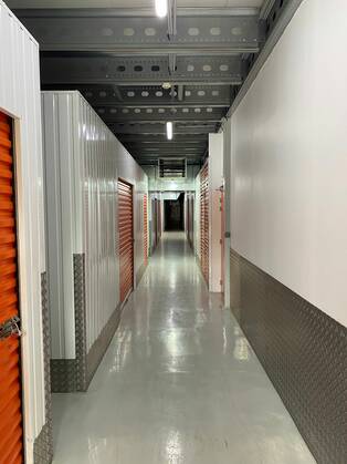 Photo de l'intérieur de l'entre prise box à la carte