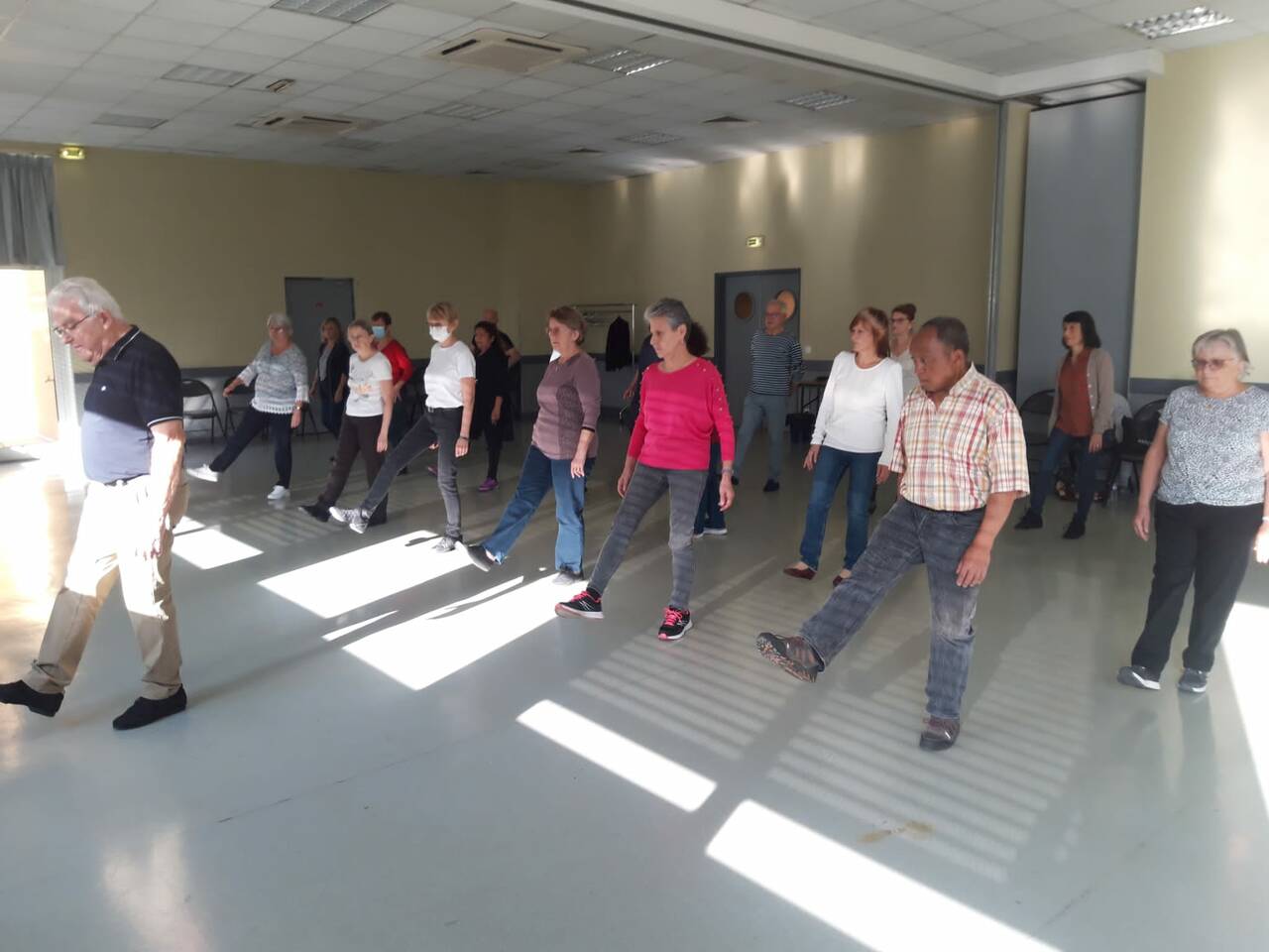 Photo de personnes qui font du sport